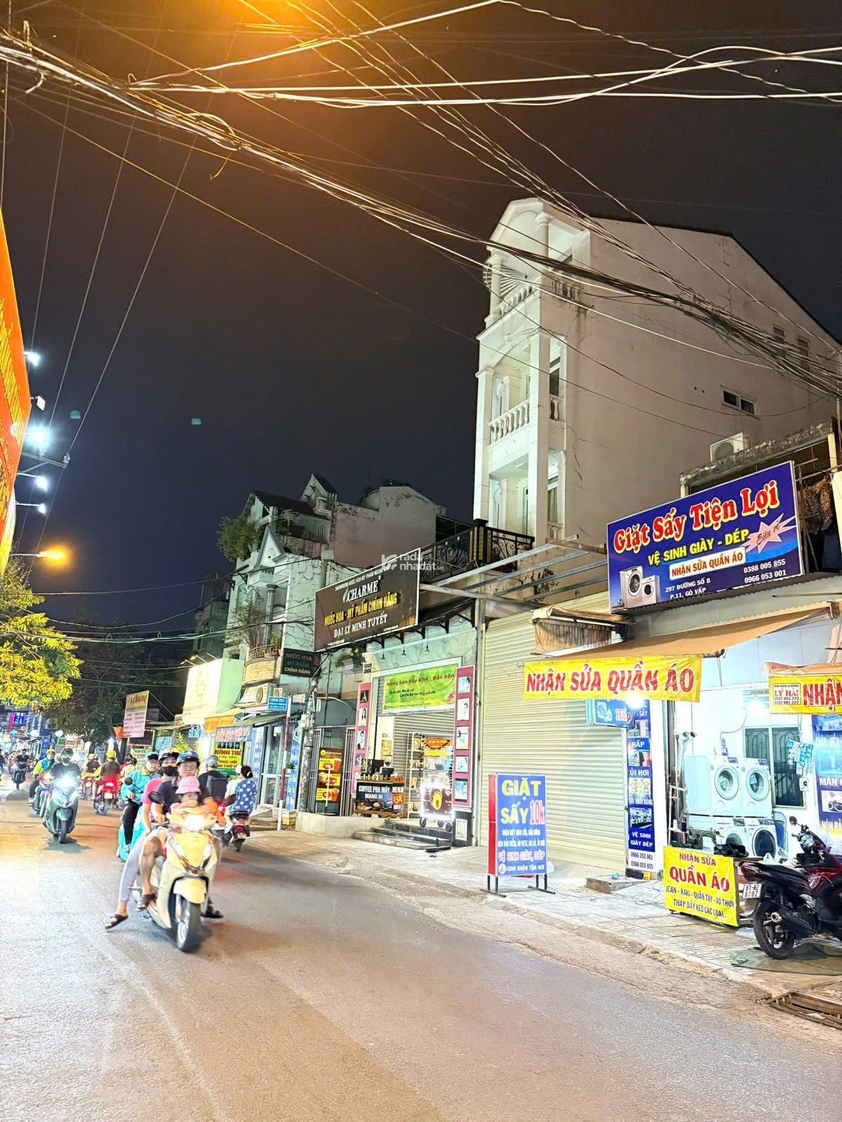 CĂN GÓC 2 MẶT TIỀN KINH DOANH NGAY CV LÀNG HOA - GIÁ 20TR/THÁNG