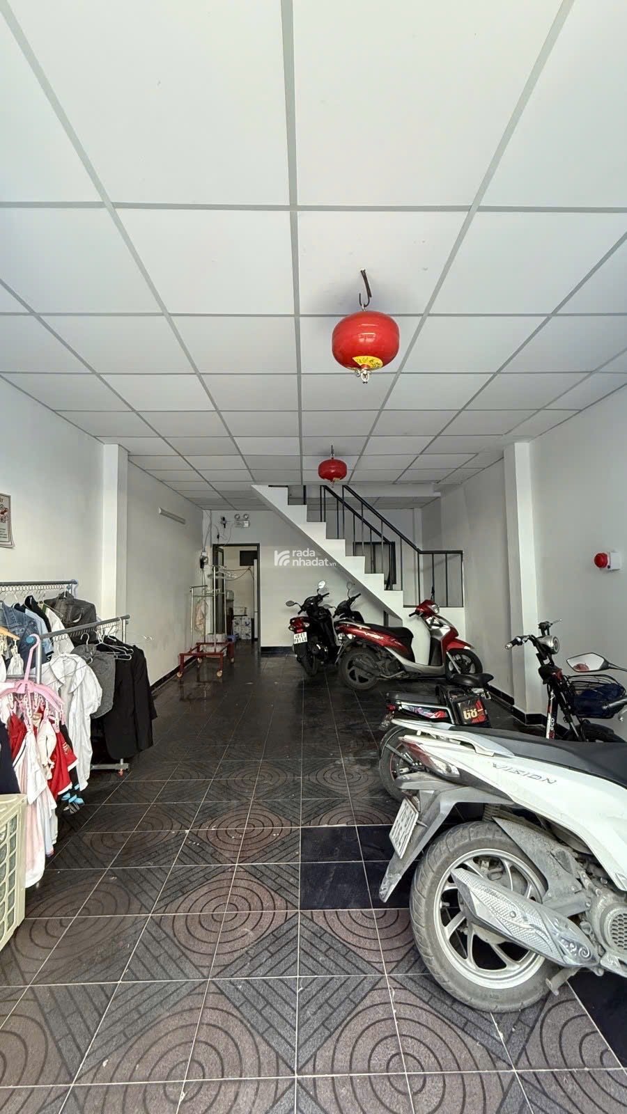 Hẻm nhựa 1/ Âu Cơ - 4.4/4.7 dài 16m - 5 tầng btct - 6 Phòng - Cho thuê 35tr/tháng - chỉ 8.2 tỷ tl 