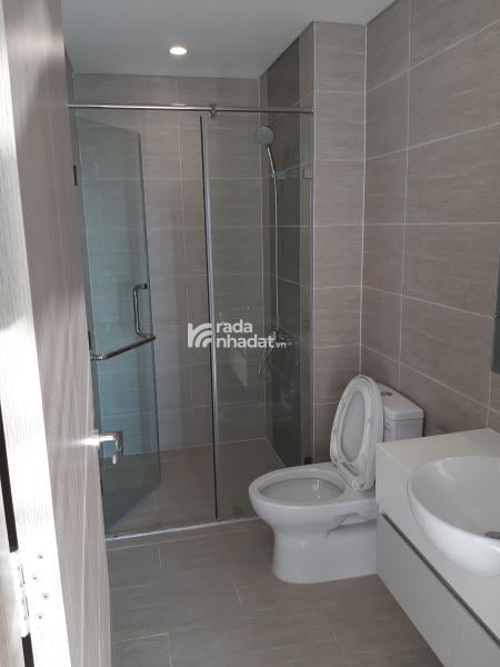 Căn hộ Vinhomes Grand Park tầng thấp và nội thất cơ bản.