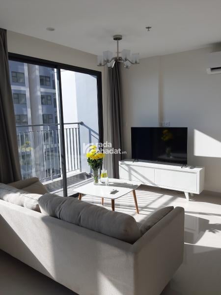 Căn hộ Vinhomes Grand Park tầng thấp và nội thất cơ bản.