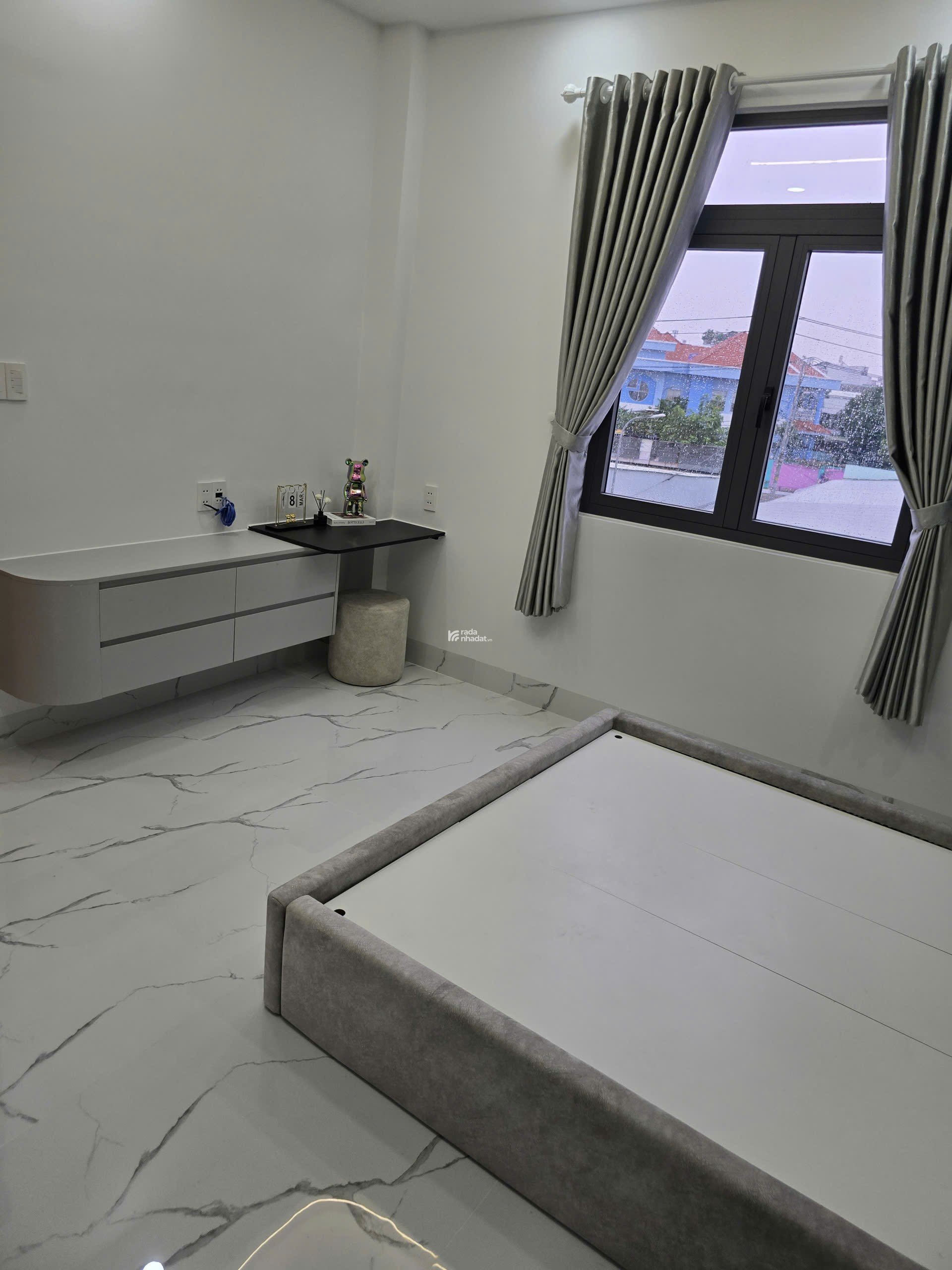 NHÀ Đúc BTCT 2 Lầu, 76m2, Gần Ngã Tư Bốn Xã, Hẻm Oto, Giá 5 TỶ