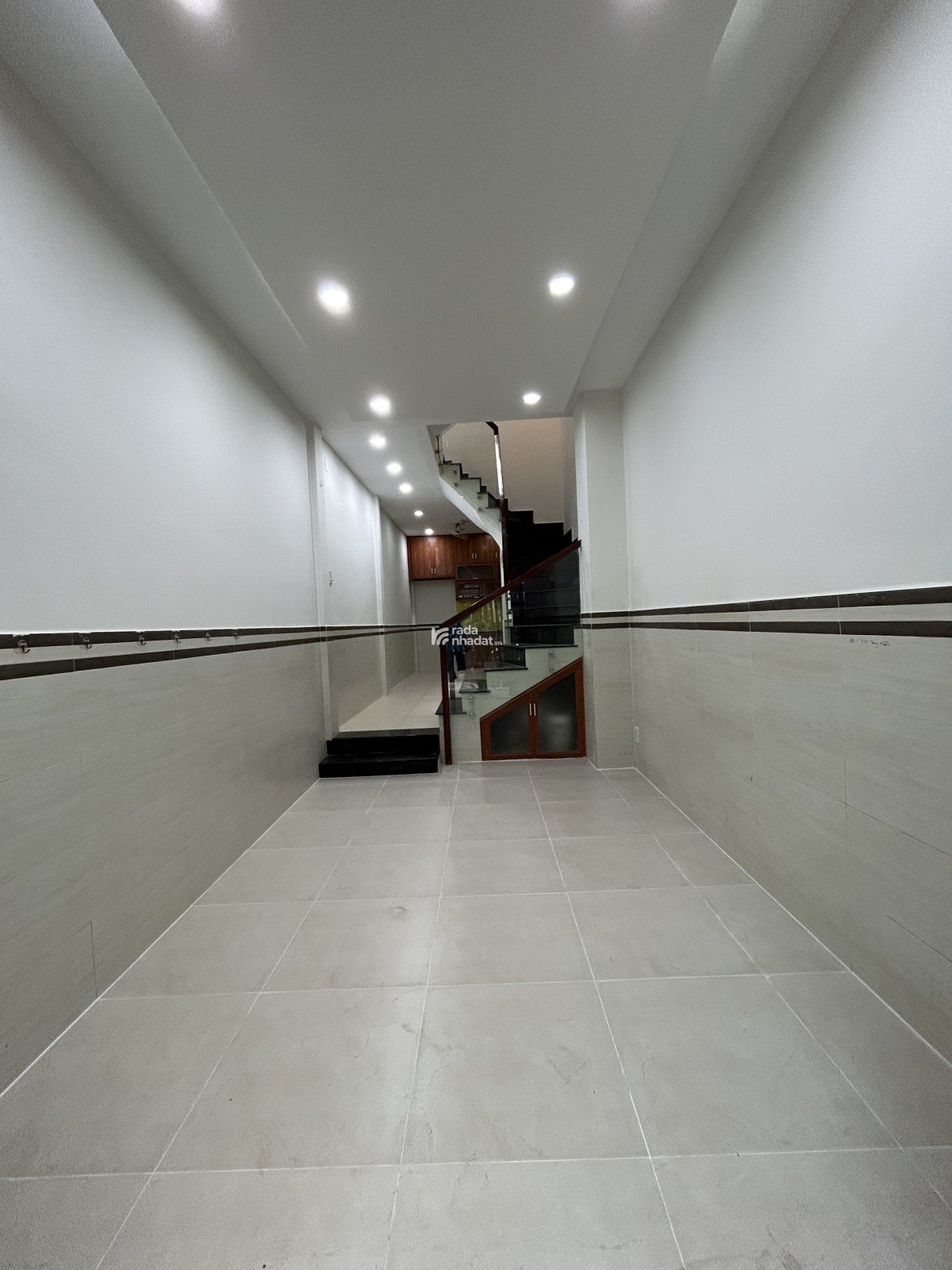 Bán nhà Hoàng Văn Thụ, Út Tịch, Tân Bình, 37m2, 3 tầng, 6.3 tỷ.