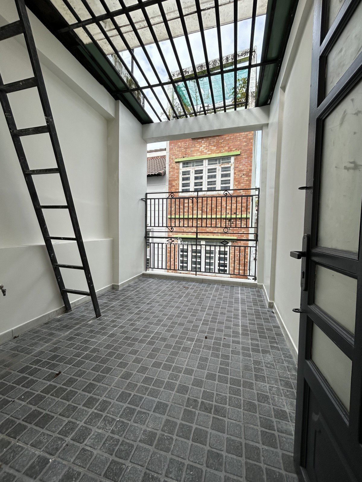 Bán nhà Hoàng Văn Thụ, Út Tịch, Tân Bình, 37m2, 3 tầng, 6.3 tỷ.