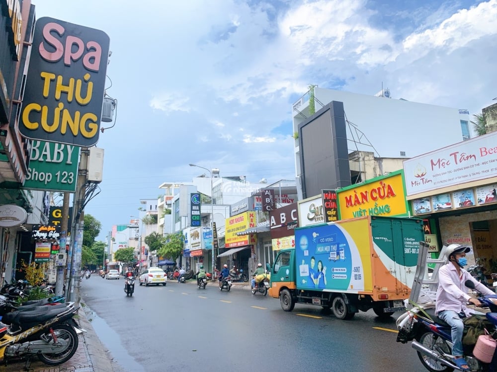 Bán tòa nhà MTKD đường Cộng Hòa - DT 8x20m - 3 tầng - Gần ngã ba TKTQ - Giá 52 tỷ