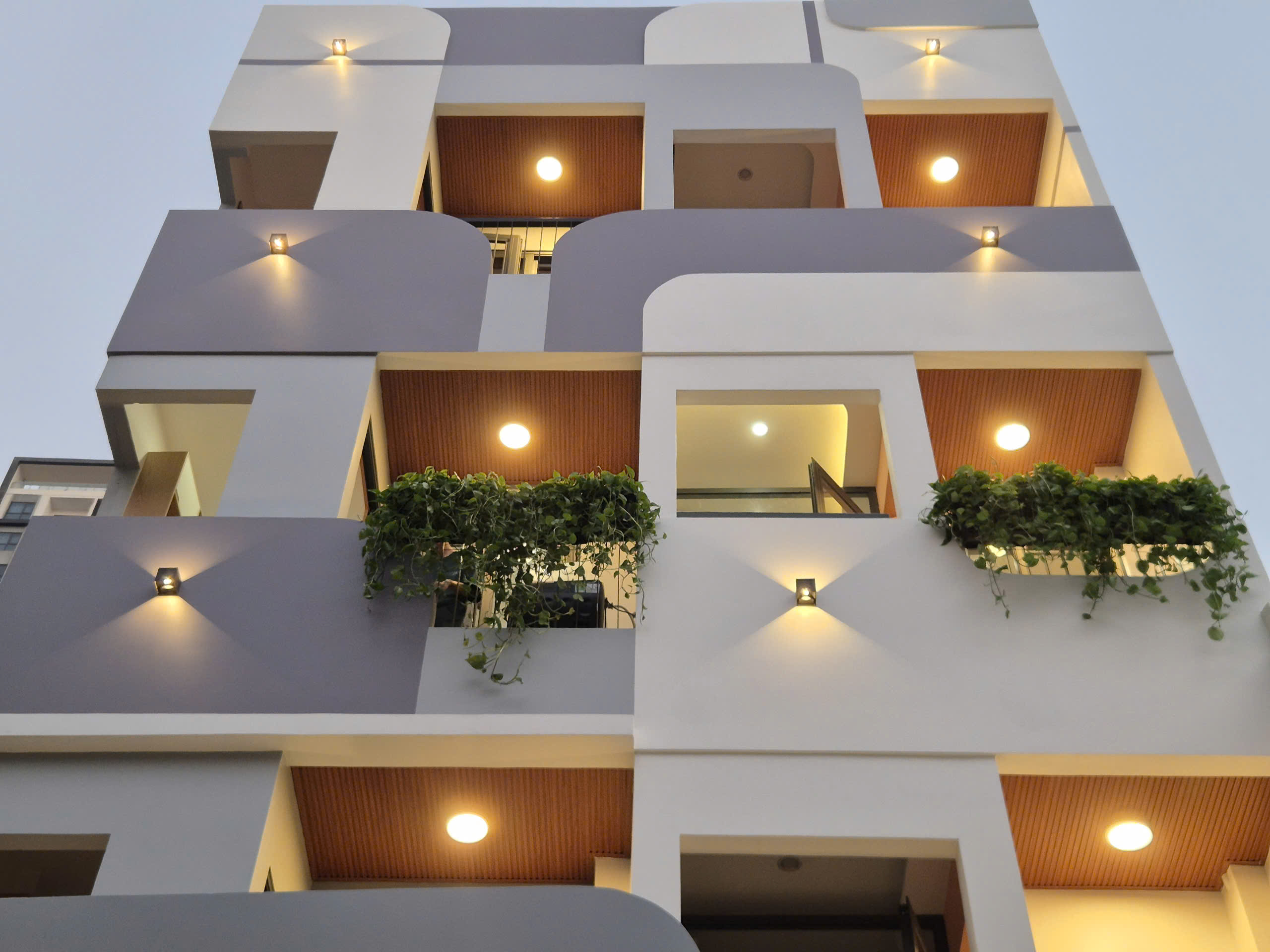 BÁN TÒA NHÀ CHDV CAO CẤP TRUNG TÂM QUẬN 10 GÓC 3 MẶT TIỀN 14 CĂN  30 TỶ