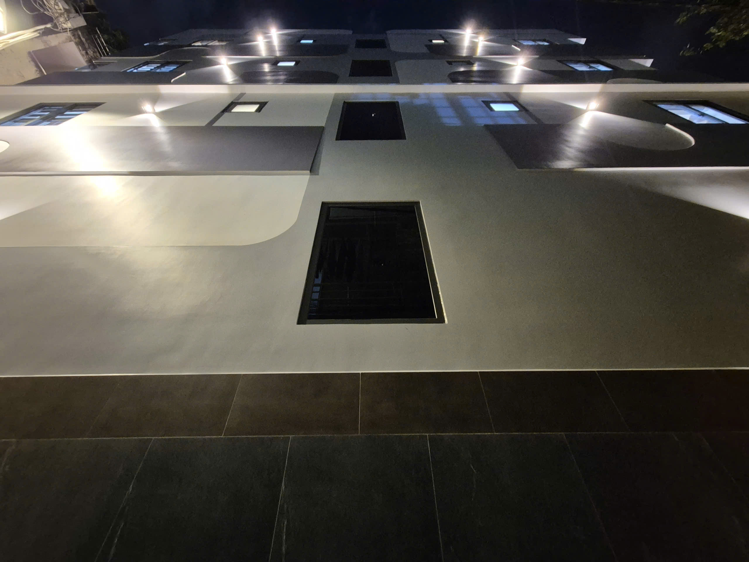 BÁN TÒA NHÀ CHDV CAO CẤP TRUNG TÂM QUẬN 10 GÓC 3 MẶT TIỀN 14 CĂN  30 TỶ