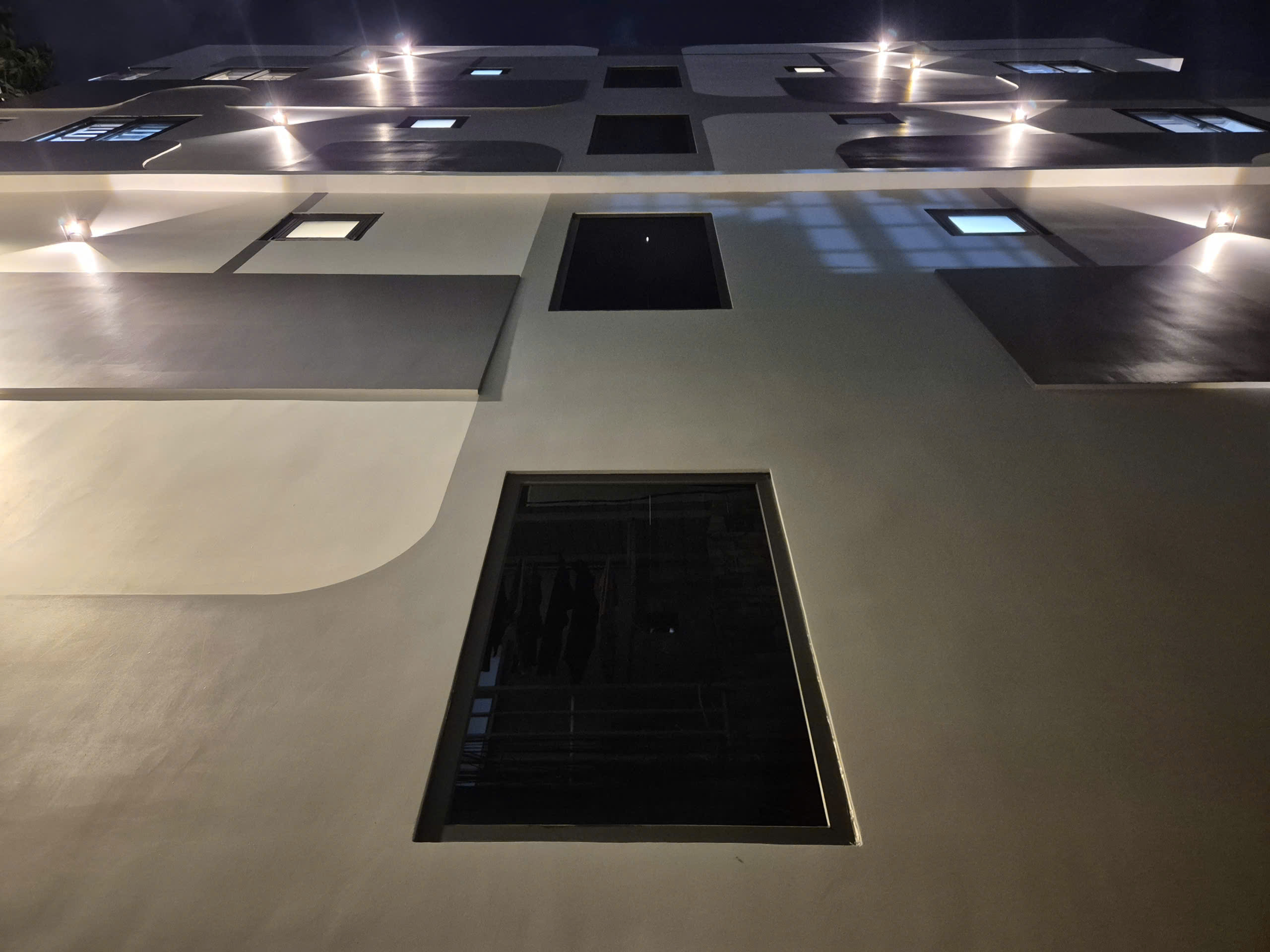 BÁN TÒA NHÀ CHDV CAO CẤP TRUNG TÂM QUẬN 10 GÓC 3 MẶT TIỀN 14 CĂN  30 TỶ