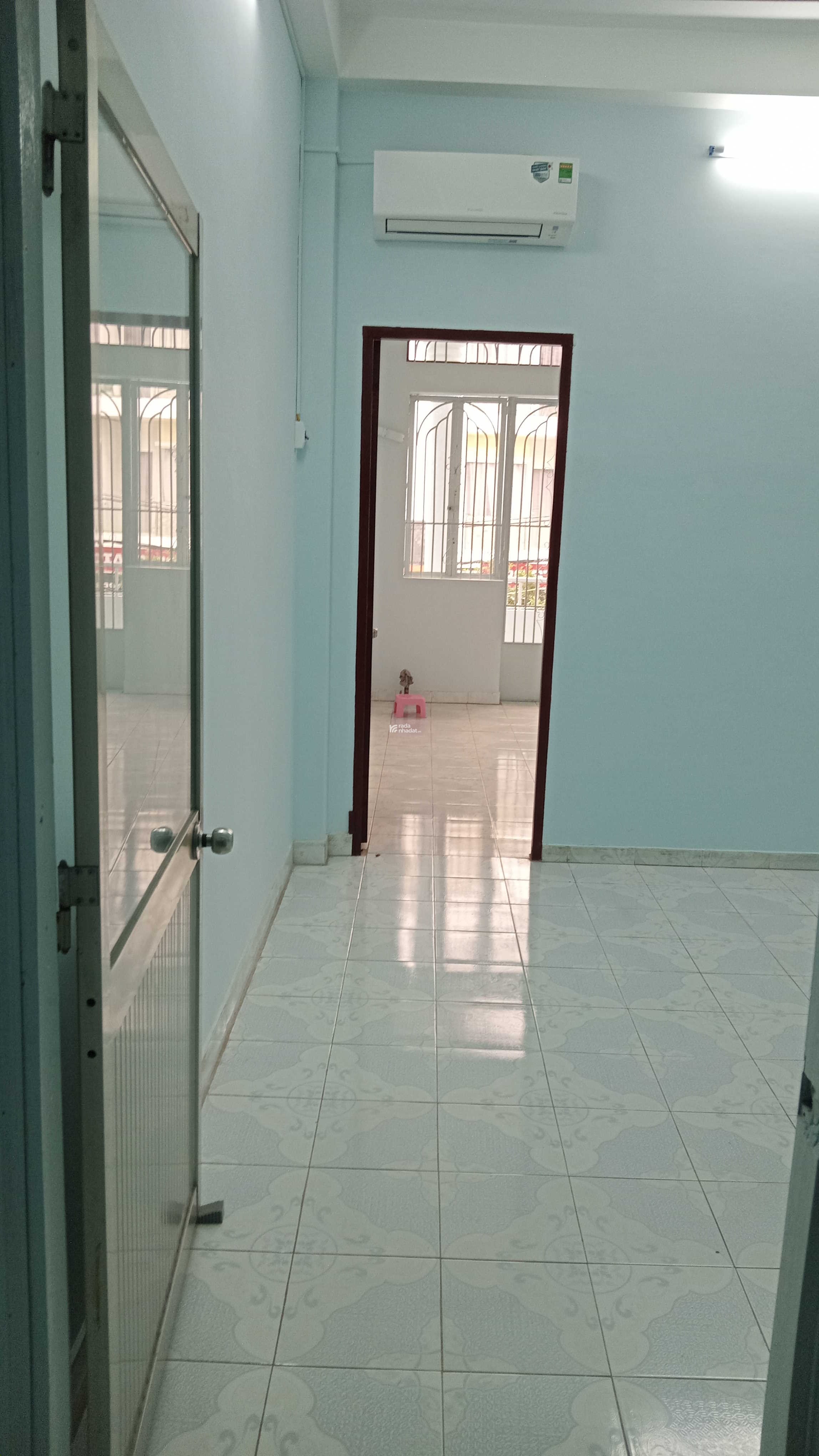 Sát mặt tiền Bình Phú. 1T,1L,1Th. Sân rộng để xe hơi, mới sơn sửa