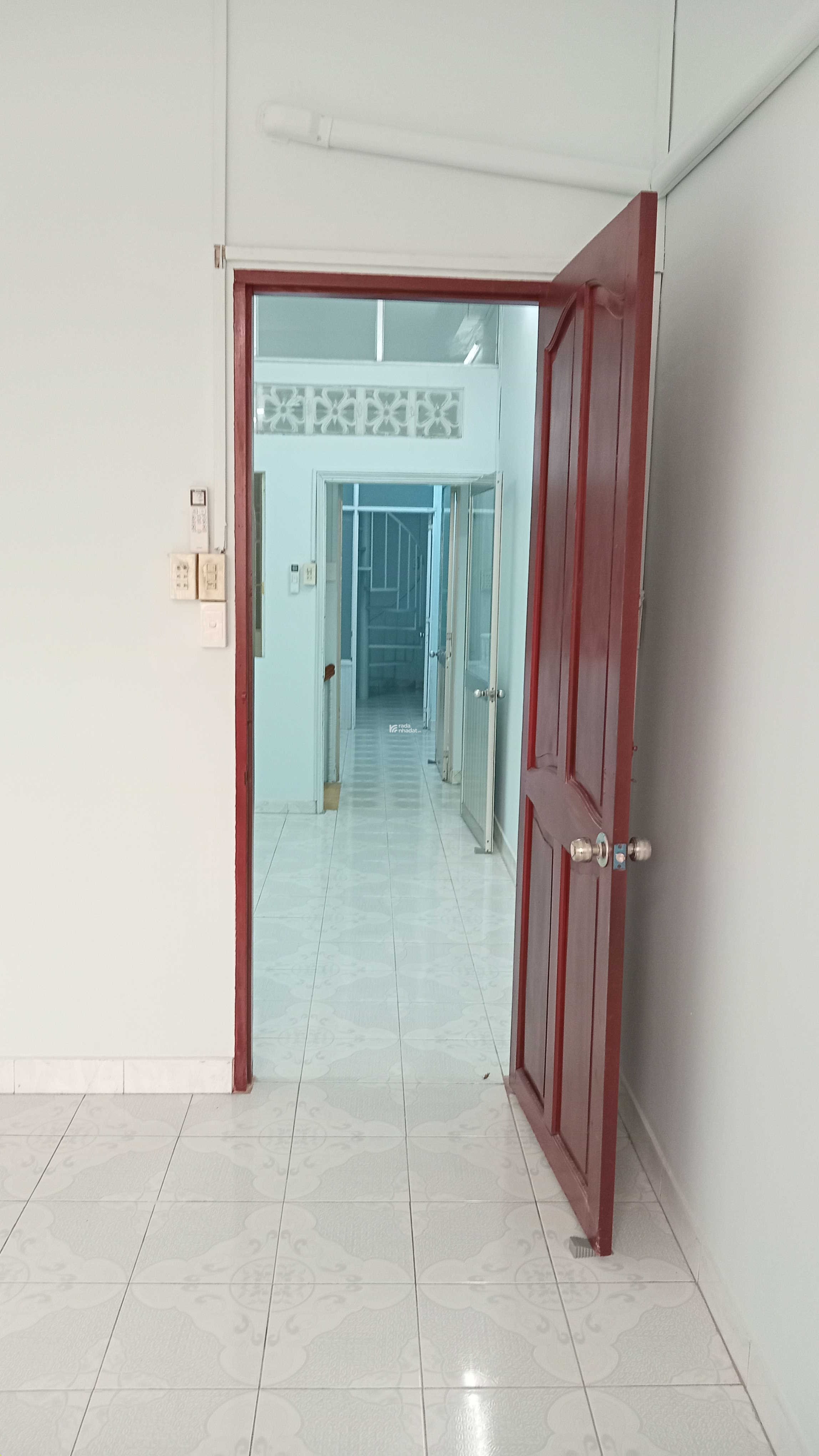 Sát mặt tiền Bình Phú. 1T,1L,1Th. Sân rộng để xe hơi, mới sơn sửa