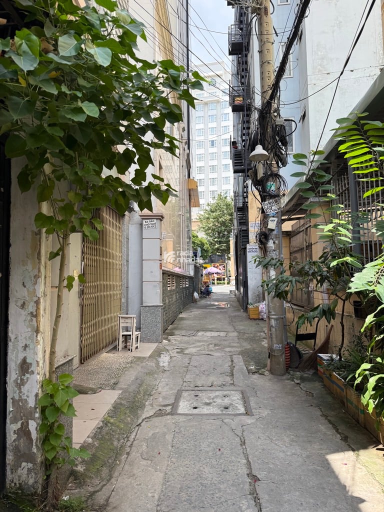 SÁT SÂN BAY, HẺM XE HƠI HOÀNG VĂN THỤ, PHÚ NHUẬN, 21M2 CÓ KC Ở NGAY. GIẢM 350TR CHỈ CÒN 5.35T TL