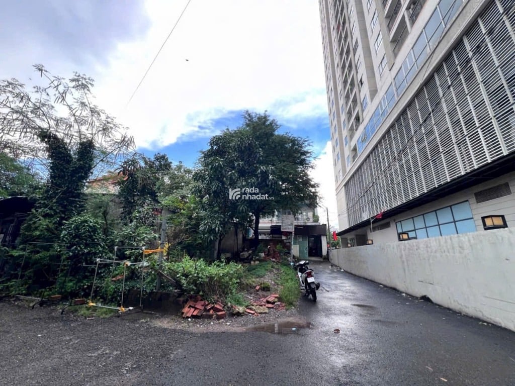 LÔ ĐẤT 3 MẶT TIỀN HẺM XE HƠI, NGANG HIẾM 6m GẦN CC MOON LIGHT, 108m2 CHỈ 9,8 TỶ.