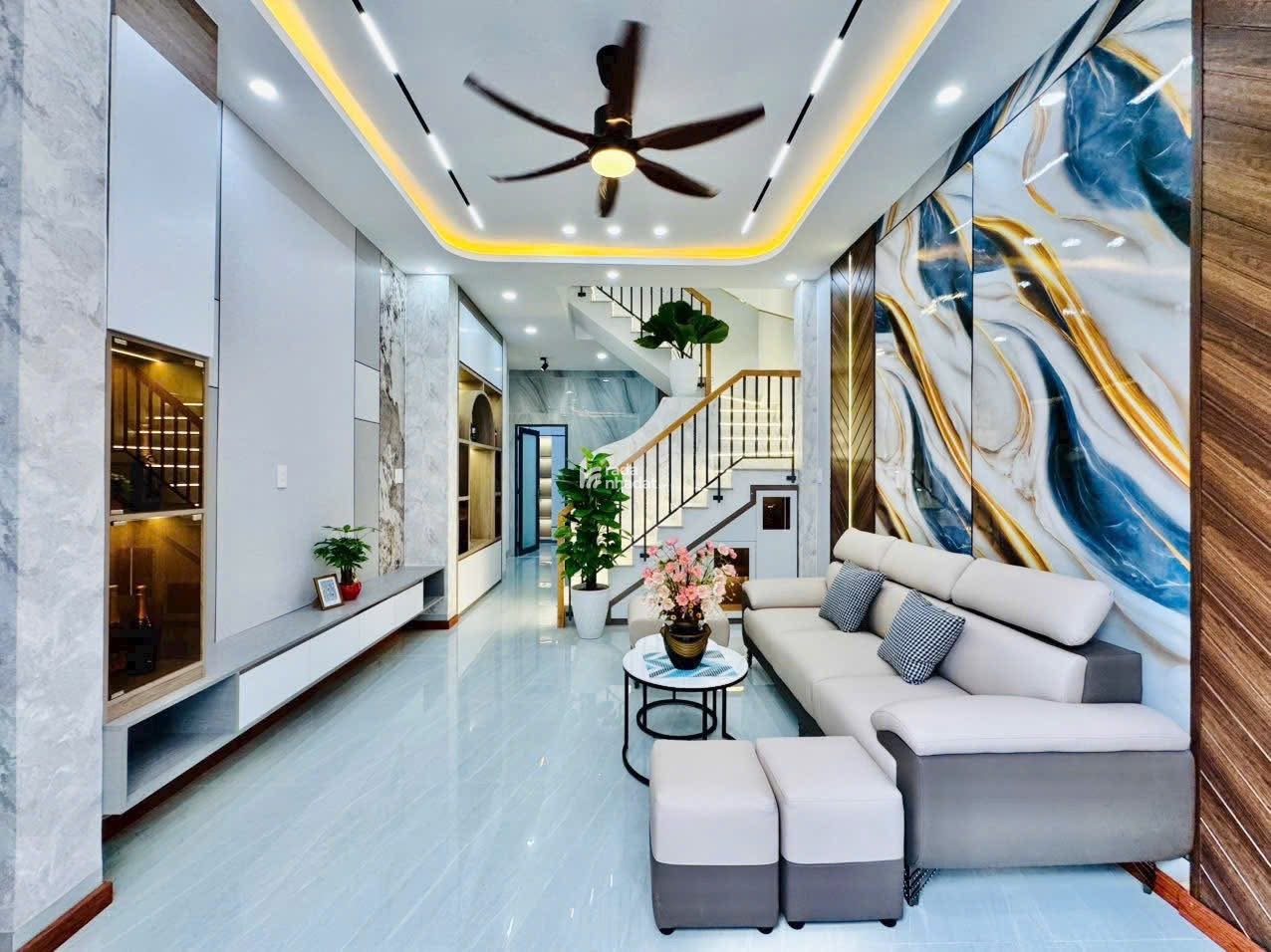 Chú Hai bán nhà 55m2 đường Trần Thị Hè, Q12 xây 3 tầng. Gần chợ Hiệp Thành. Hẻm 4m. Sổ sẵn