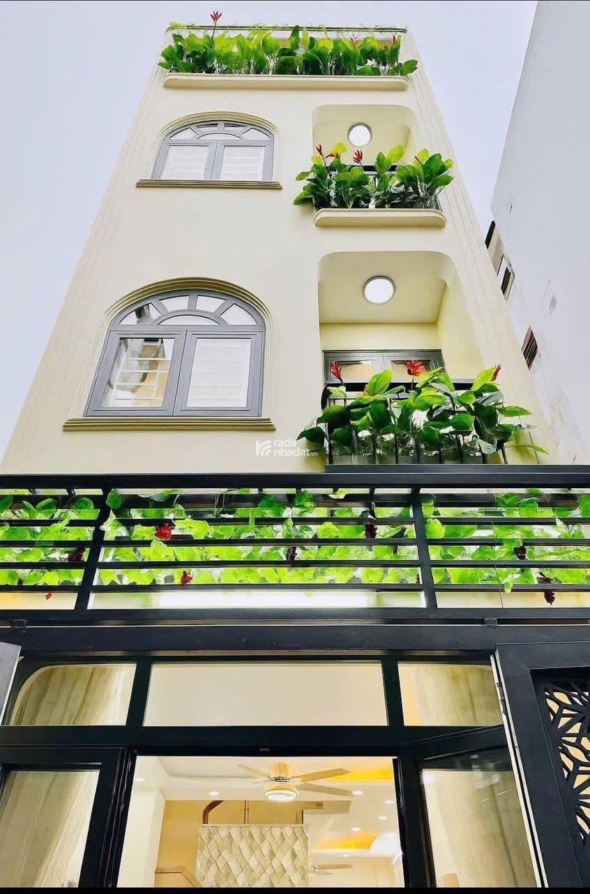 Bán gấp nhà xoay vốn Lê Quang Định BT 3TỶ620 , DT 36m2 , 2 PN , hẻm xe hơi , Sổ Hồng Riêng