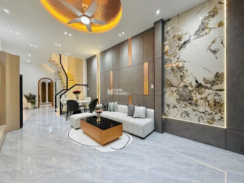 Bán nhà đẹp để lại nội thất ở Hoàng Hoa Thám, P5, Q. Bình Thạnh. Giá 3tỷ740, 63m2, SHR