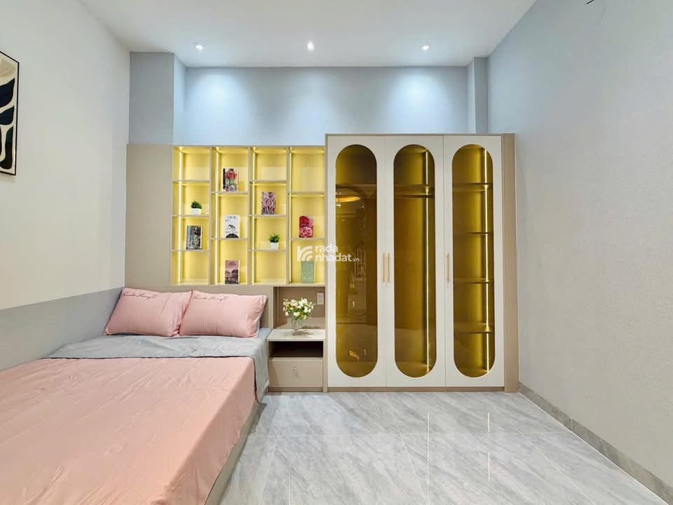 Bán nhà đẹp để lại nội thất ở Hoàng Hoa Thám, P5, Q. Bình Thạnh. Giá 3tỷ740, 63m2, SHR