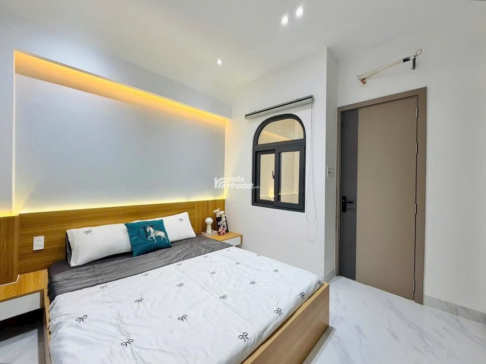 Bán nhà đẹp để lại nội thất ở Hoàng Hoa Thám, P5, Q. Bình Thạnh. Giá 3tỷ740, 63m2, SHR