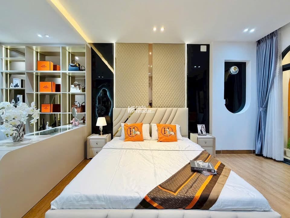 Bán nhà đẹp để lại nội thất ở Hoàng Hoa Thám, P5, Q. Bình Thạnh. Giá 3tỷ740, 63m2, SHR