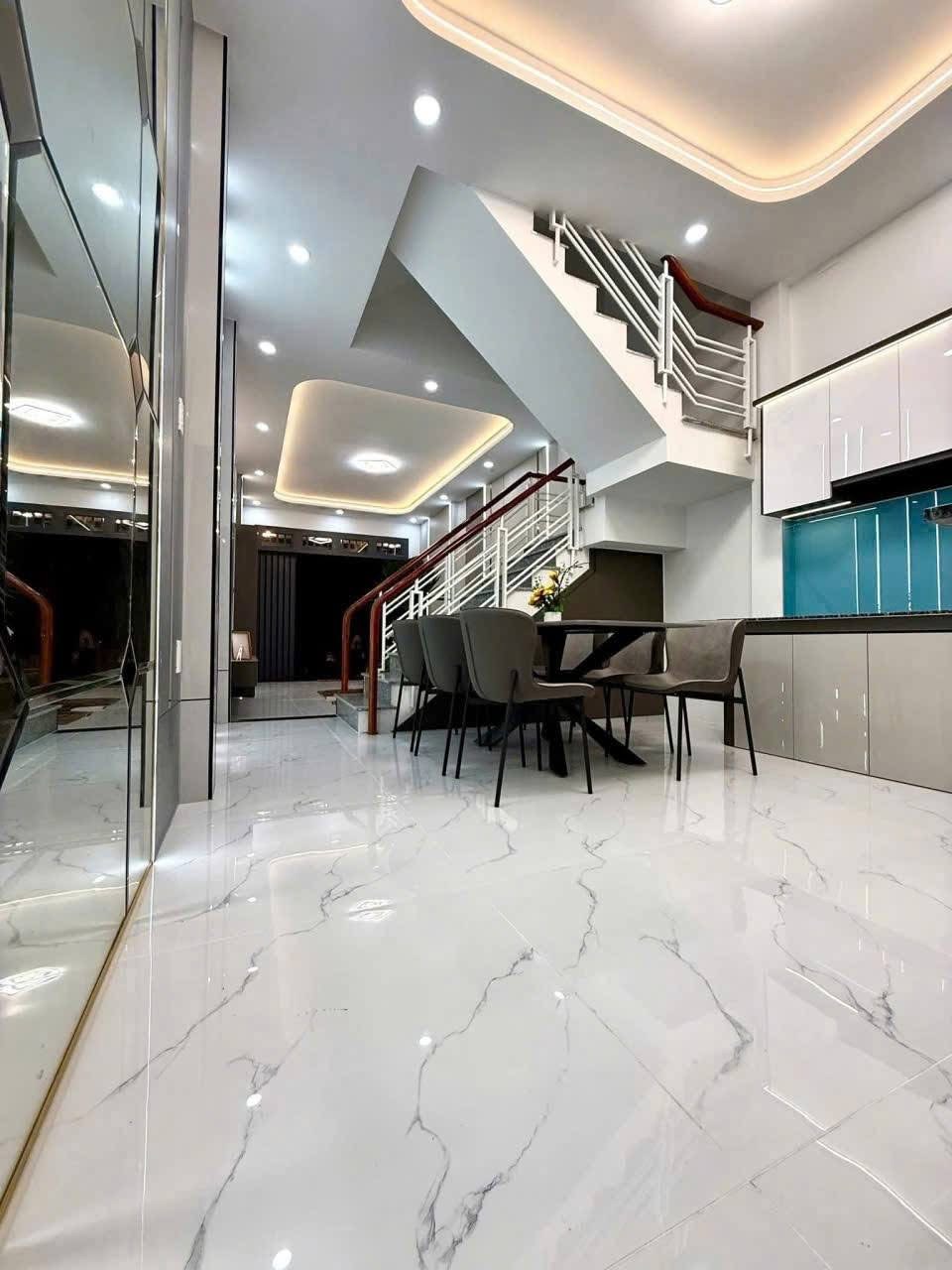 Xoay vốn kinh doanh bán gấp nhà HXH 6m đường Hương Lộ 2, Bình Tân, SHR giá chỉ 3 tỷ 250 TL