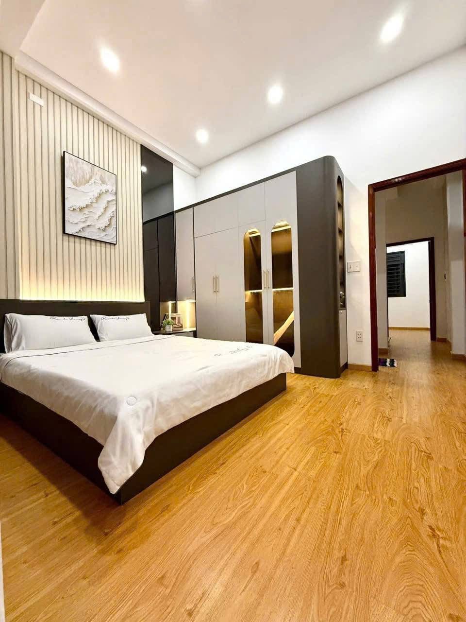 Xoay vốn kinh doanh bán gấp nhà HXH 6m đường Hương Lộ 2, Bình Tân, SHR giá chỉ 3 tỷ 250 TL