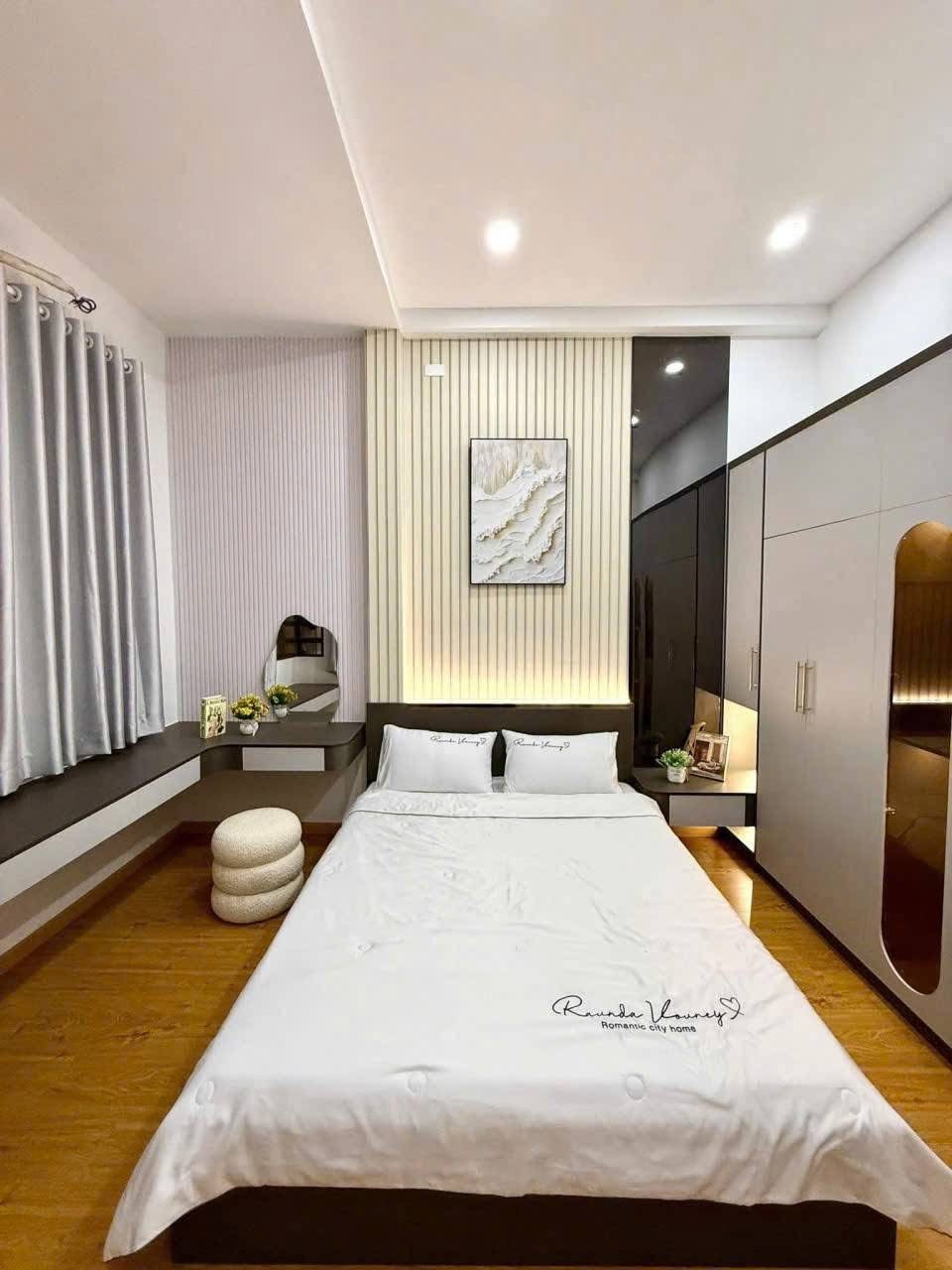 Xoay vốn kinh doanh bán gấp nhà HXH 6m đường Hương Lộ 2, Bình Tân, SHR giá chỉ 3 tỷ 250 TL