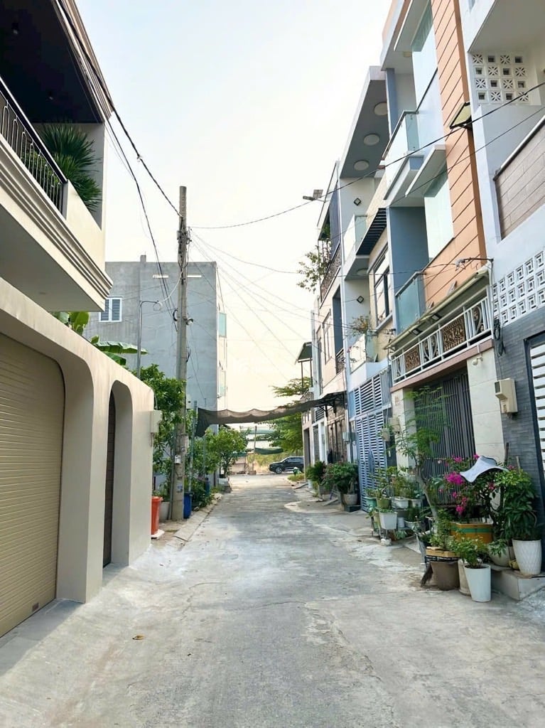 NHÀ MỚI ĐẸP Ở NGAY HẺM NHỰA 6m KHU PHÂN LÔ GẦN CC SUNVIEW 7,8X12 CHỈ 8,9 TỶ. 