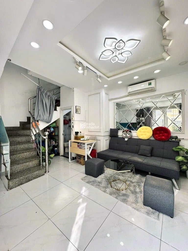 SÁT SÂN BAY, HẺM XE HƠI HOÀNG VĂN THỤ, PHÚ NHUẬN, 21M2 CÓ KC Ở NGAY. GIẢM 350TR CHỈ CÒN 5.35T TL 