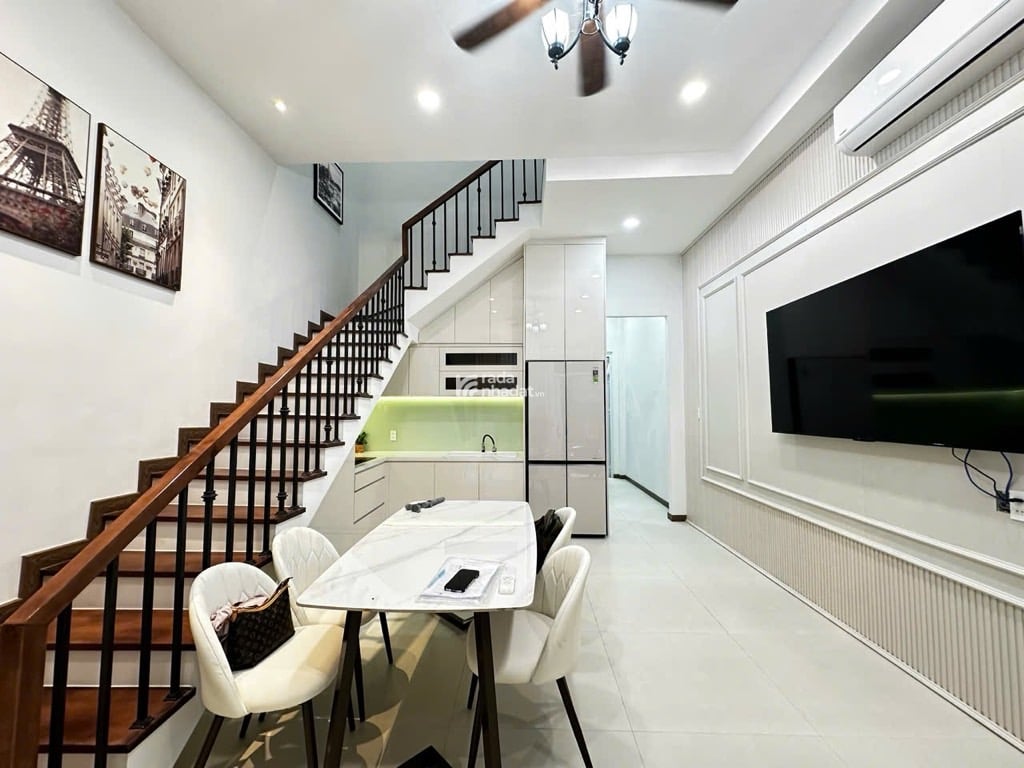  Bán nhà mới Phan Đình Phùng, 50m2, 3PN 2WC, nhỉnh 7 tỷ, ở ngay.