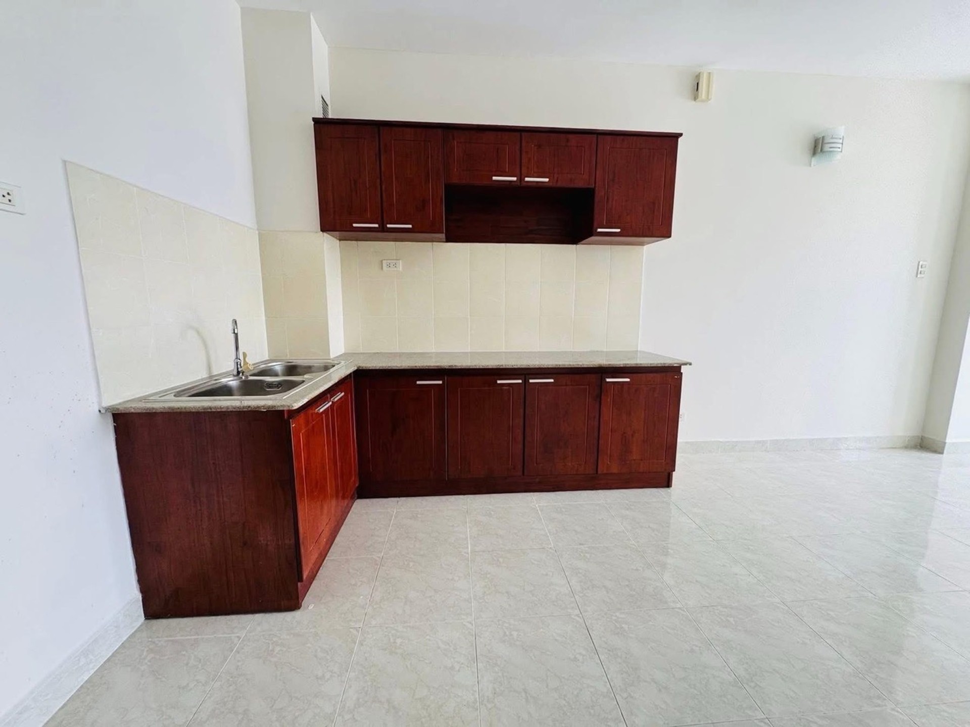 NGAY LANDMARK 81, CHUNG CƯ RIVERSIDE, BÌNH THẠNH, 42M2 Ở NGAY. GIẢM 350TR CHỈ 3.6T