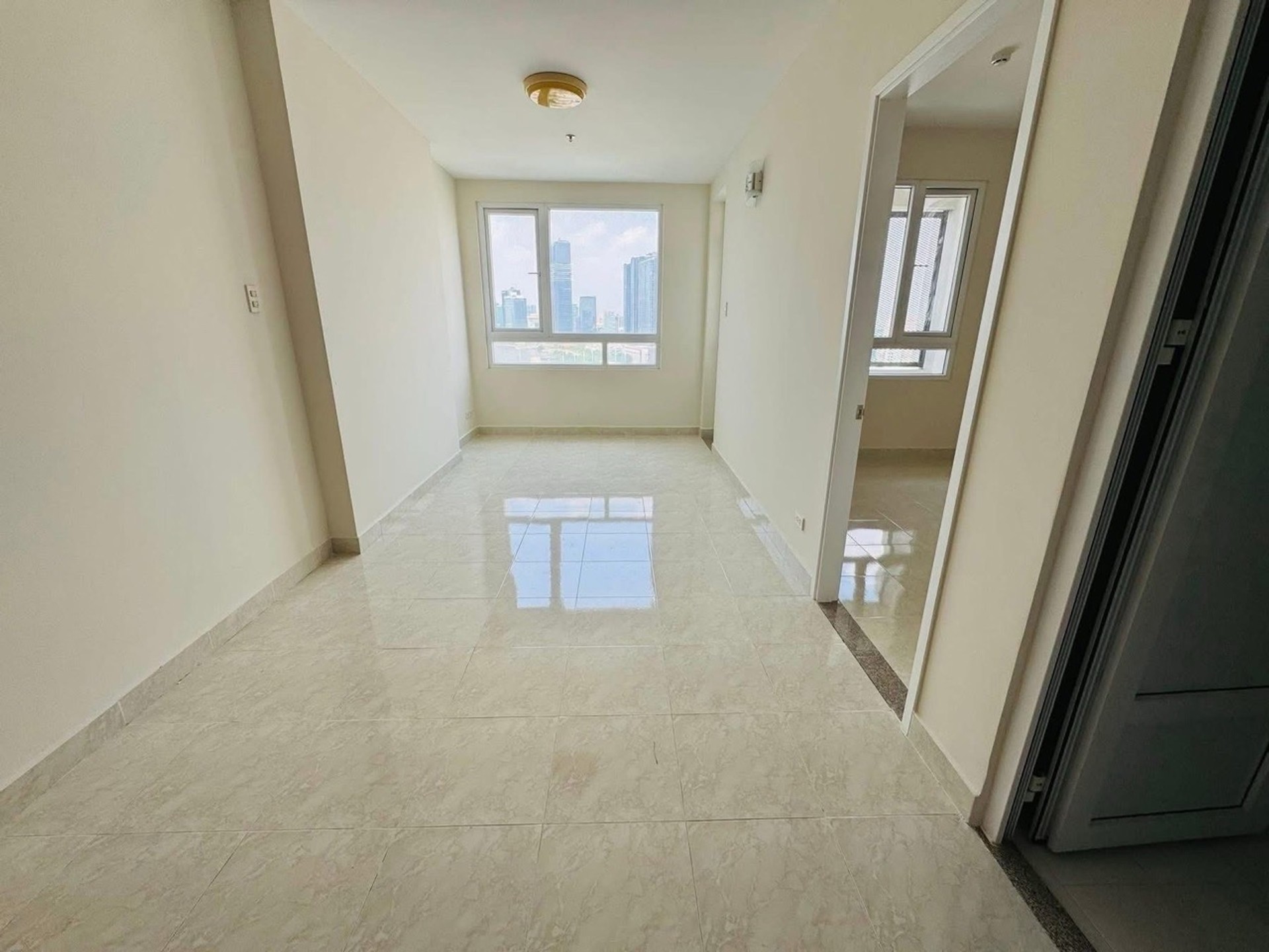 NGAY LANDMARK 81, CHUNG CƯ RIVERSIDE, BÌNH THẠNH, 42M2 Ở NGAY. GIẢM 350TR CHỈ 3.6T