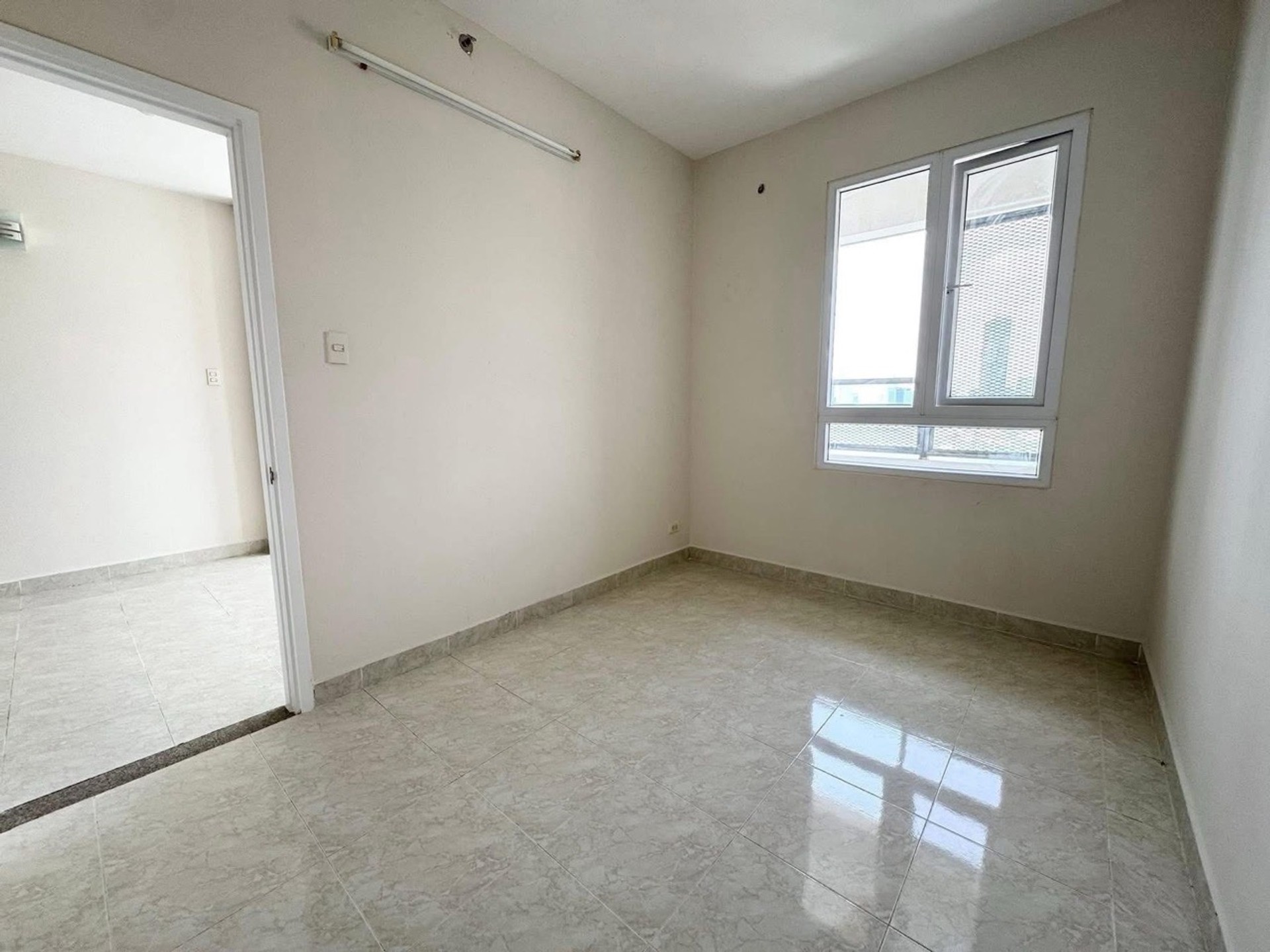 NGAY LANDMARK 81, CHUNG CƯ RIVERSIDE, BÌNH THẠNH, 42M2 Ở NGAY. GIẢM 350TR CHỈ 3.6T