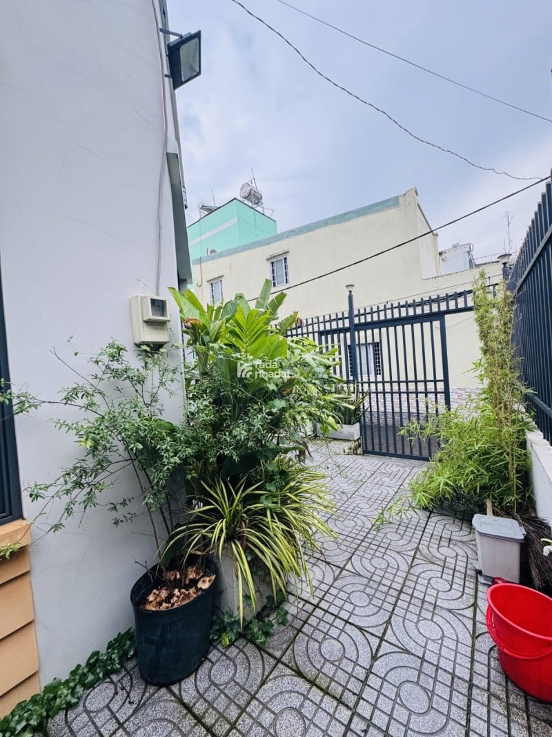 DIỆN TÍCH 100M2 NGANG KHỦNG 8X13  HẺM XE HƠI , MUA ĐẦU TƯ TÍCH SẢN 