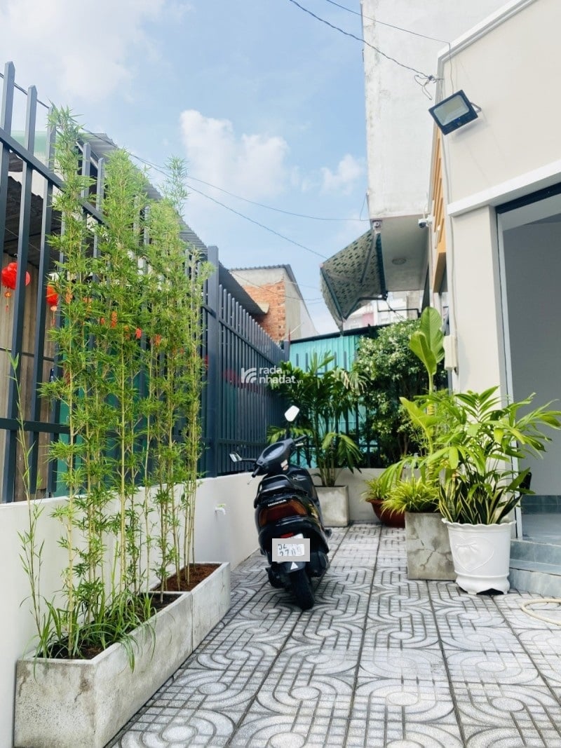 DIỆN TÍCH 100M2 NGANG KHỦNG 8X13  HẺM XE HƠI , MUA ĐẦU TƯ TÍCH SẢN 