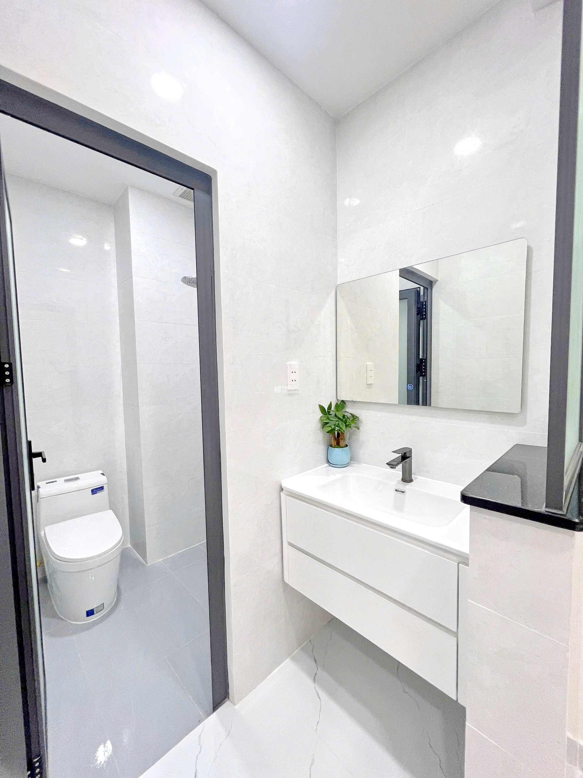 Bán nhà mới 2 lầu hẻm xe hơi đường Phạm Thế Hiển P.3 Quận 8