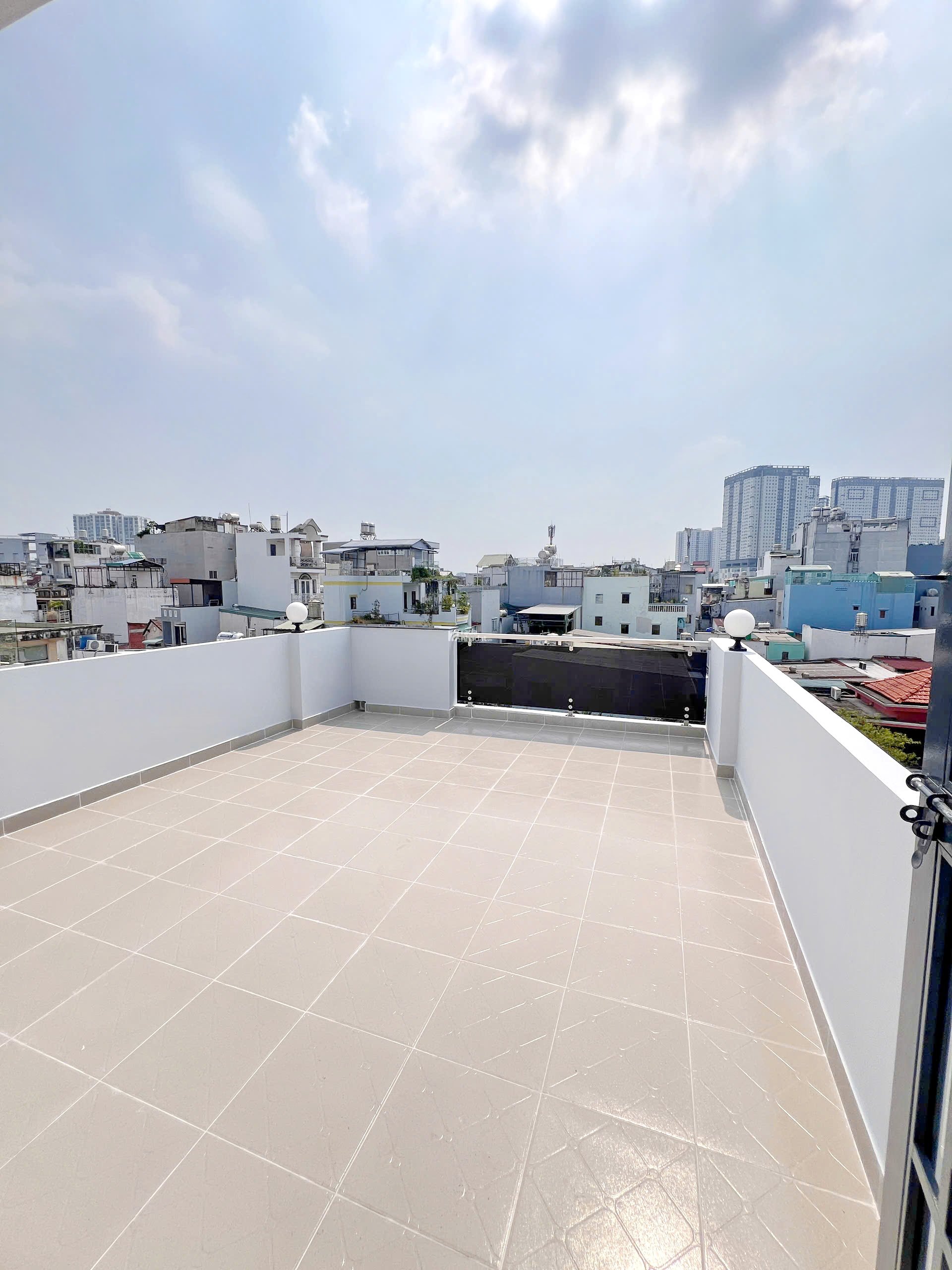 Bán nhà mới 2 lầu hẻm xe hơi đường Phạm Thế Hiển P.3 Quận 8