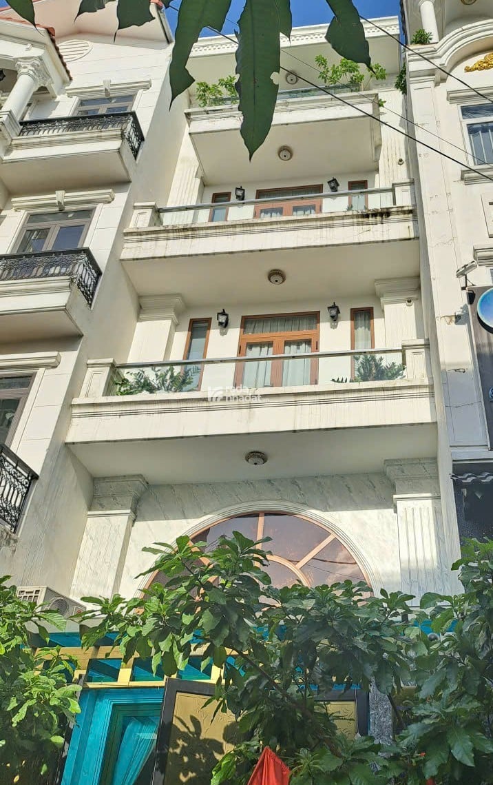 NHÀ ĐẸP Ở NGAY 5 TẦNG HẺM NHỰA 7m KHU PHÂN LÔ SÁT MẶT TIỀN QL13 4,7X13 CHỈ 8,6 TỶ