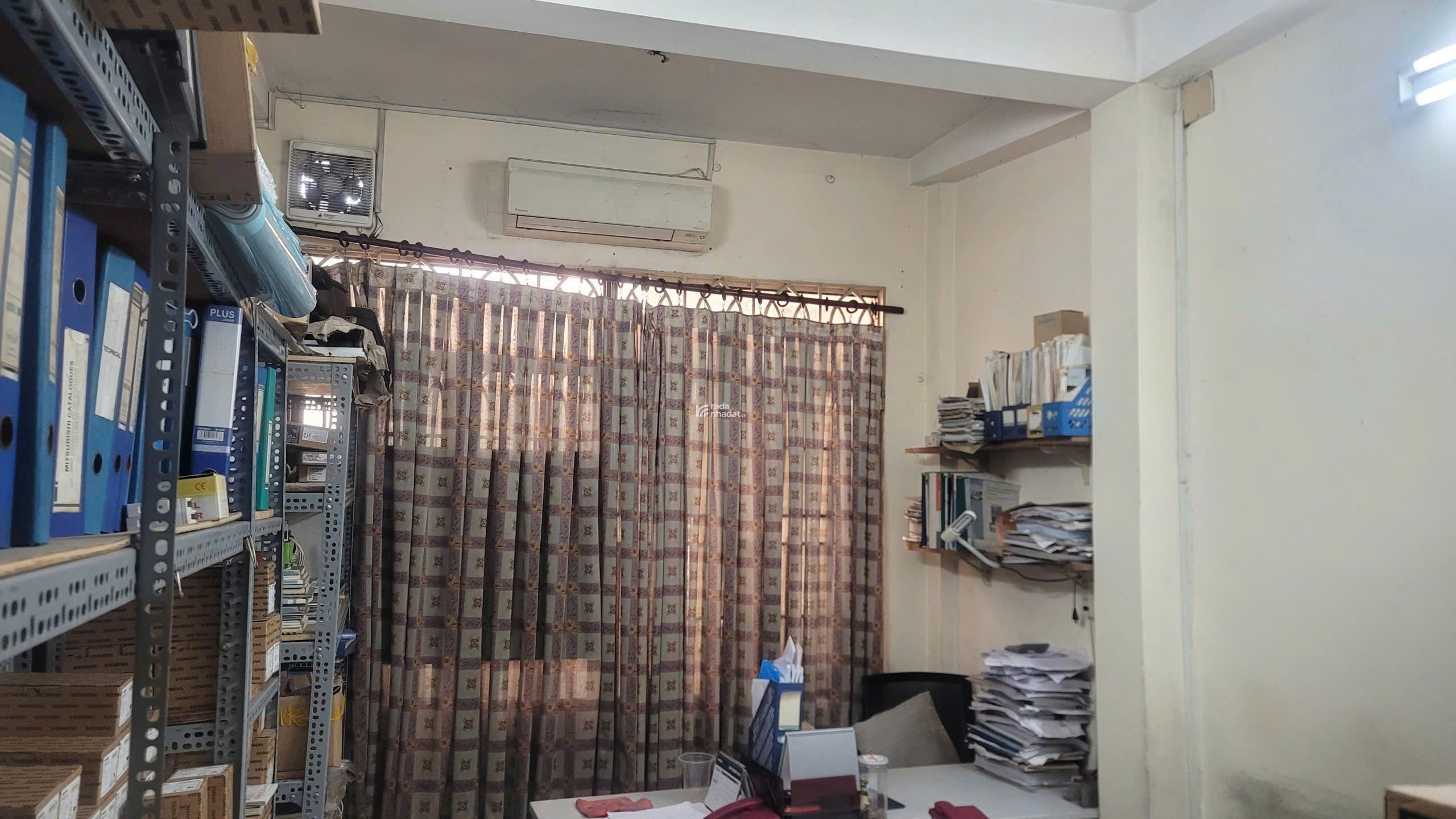 Nhà đẹp vào ở ngay, hẻm Bà Hạt P8 Q10 3 tầng, chỉ 9.7 tỷ TL!