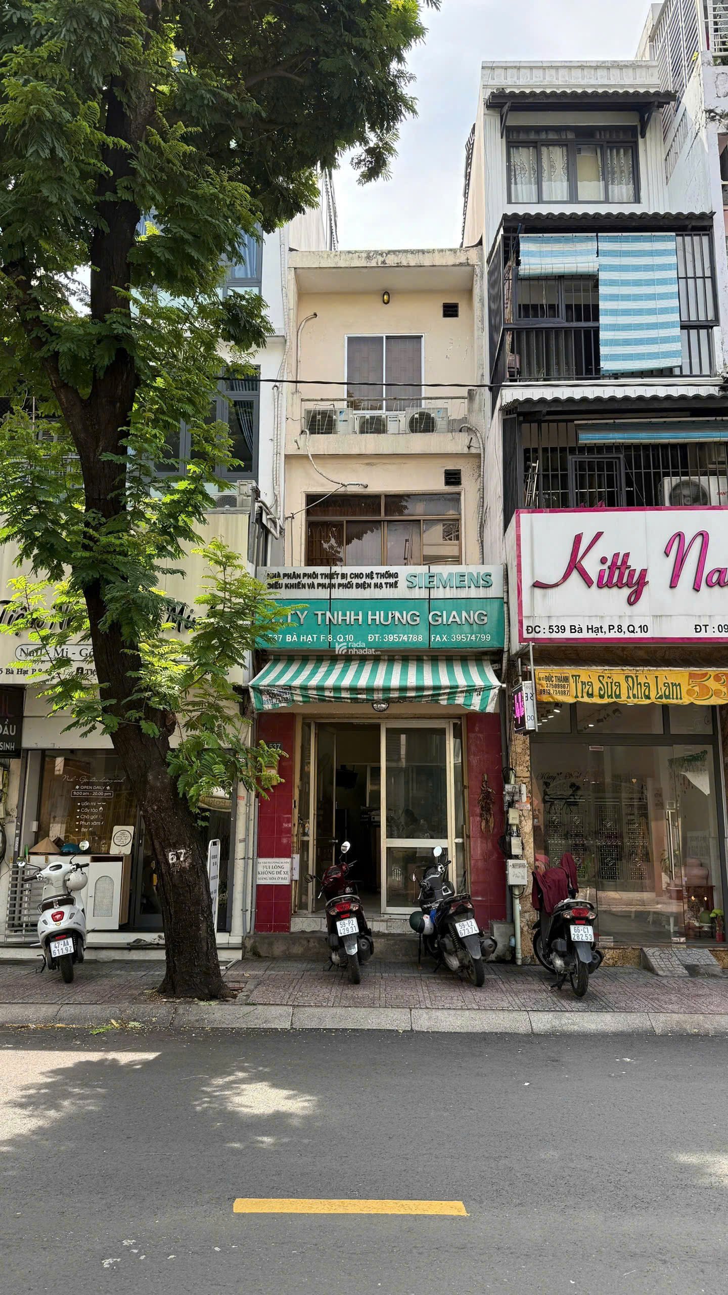 Nhà đẹp vào ở ngay, hẻm Bà Hạt P8 Q10 3 tầng, chỉ 9.7 tỷ TL!