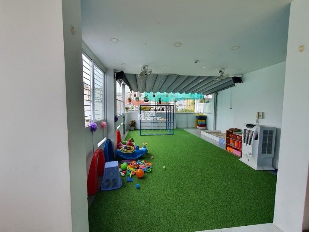 MTKD NHIÊU TỨ, PHÚ NHUẬN, 120M2 MỚI CÓ KC Ở NGAY. GIẢM 350TR CHỈ CÒN 26.5T TL 