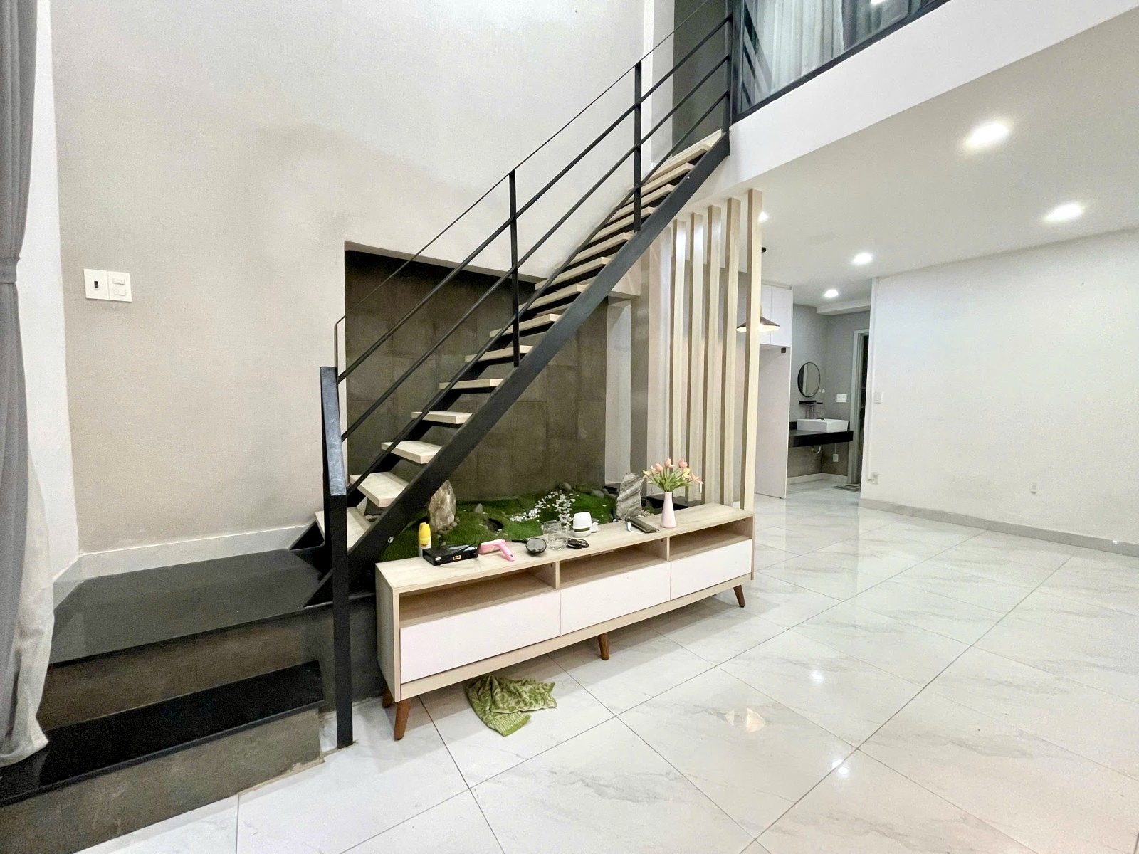 Bán nhà Tân Phú giá rẻ 1/ sát mặt tiền 5x12 3 phòng ngủ nhích 5 tỷ xíu xiu