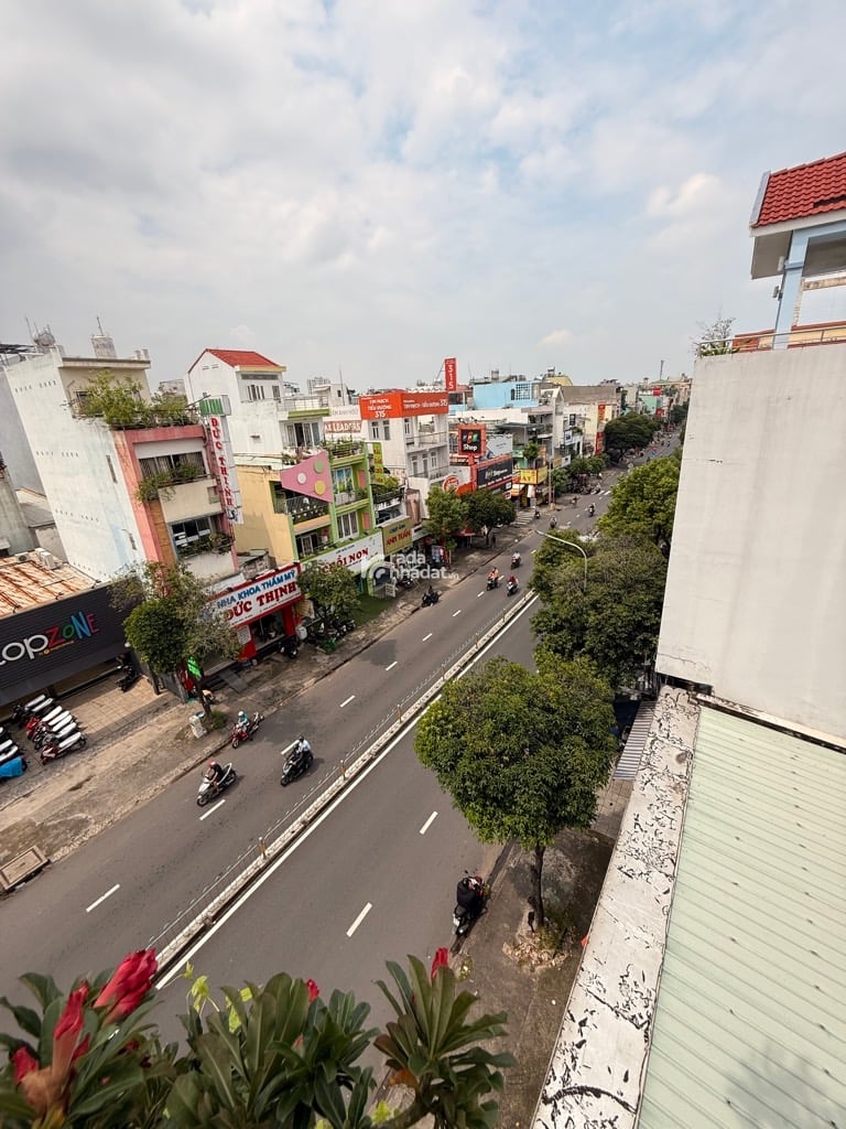 BÁN SIÊU PHẨM BIỆT THỰ 4 TẦNG LÊ VĂN QUỚI NGANG KHỦNG 9M NGUỒN THU 42TR/TH