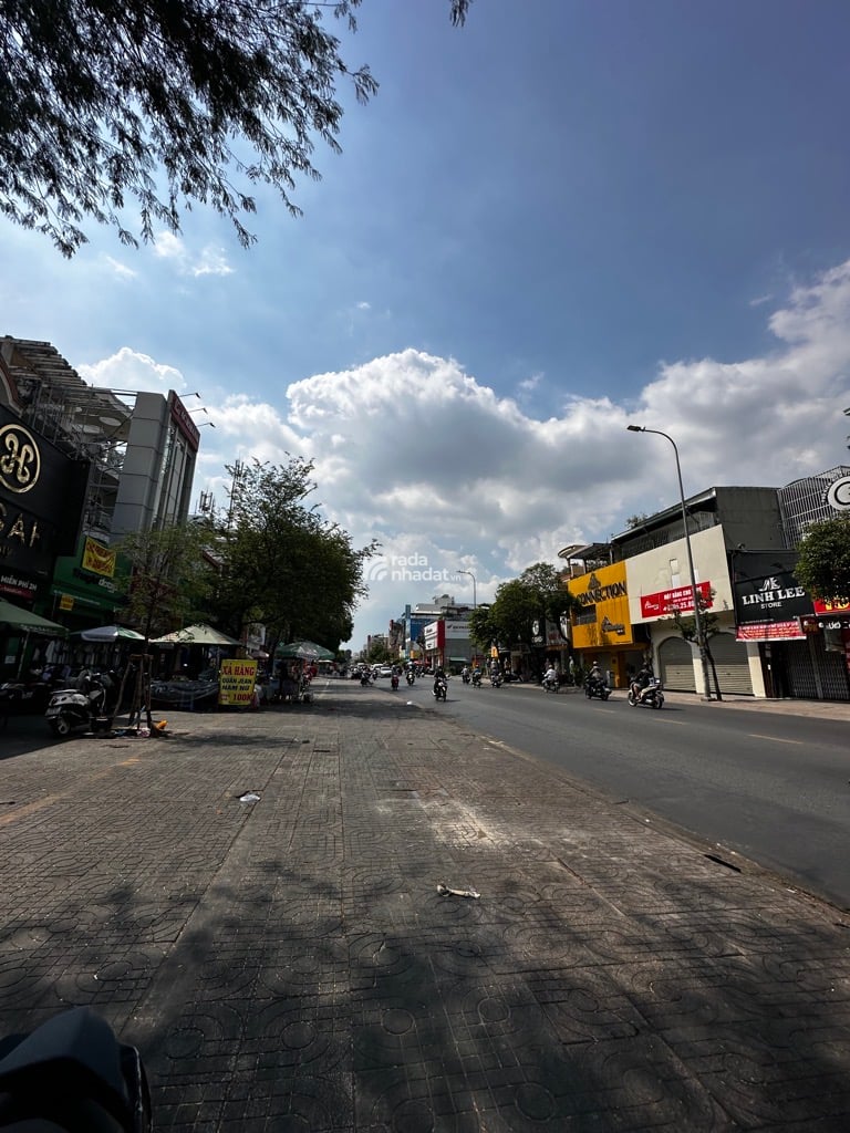 KHU VỰC ÍT NHÀ BÁN - DƯ ĐỊA PHÁT TRIỂN BĐS CAO - HIỆN ĐANG CHO THUÊ 36 TRIỆU / THÁNG - 19 TỶ 500