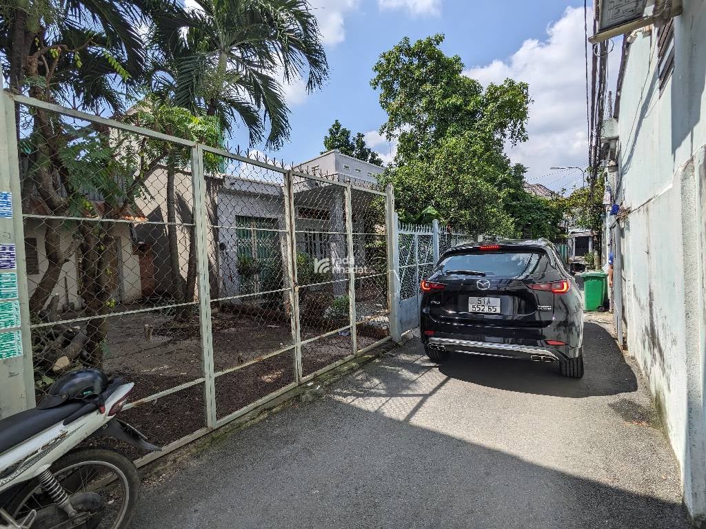 BÁN LÔ ĐẤT HẺM XE HƠI THÔNG, SÁT MẶT TIỀN GẦN BV ĐA KHOA THỦ ĐỨC 123m2 CHỈ 9 TỶ.